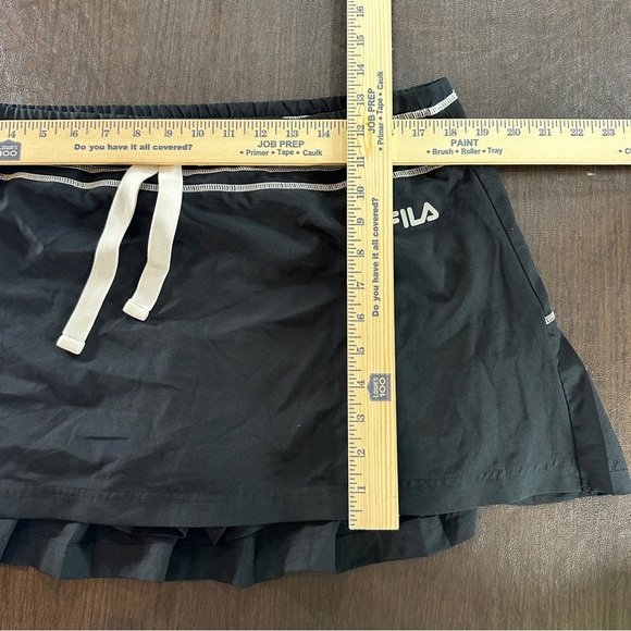Fila Black & White Sports Skirt Pleated Back Sz XL Golf, Tennis, Gym Ready - Picture 6 of 9